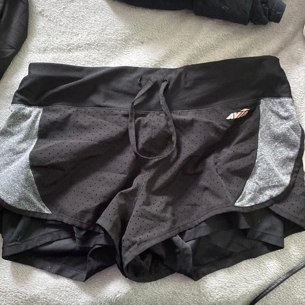 avia black and grey shorts